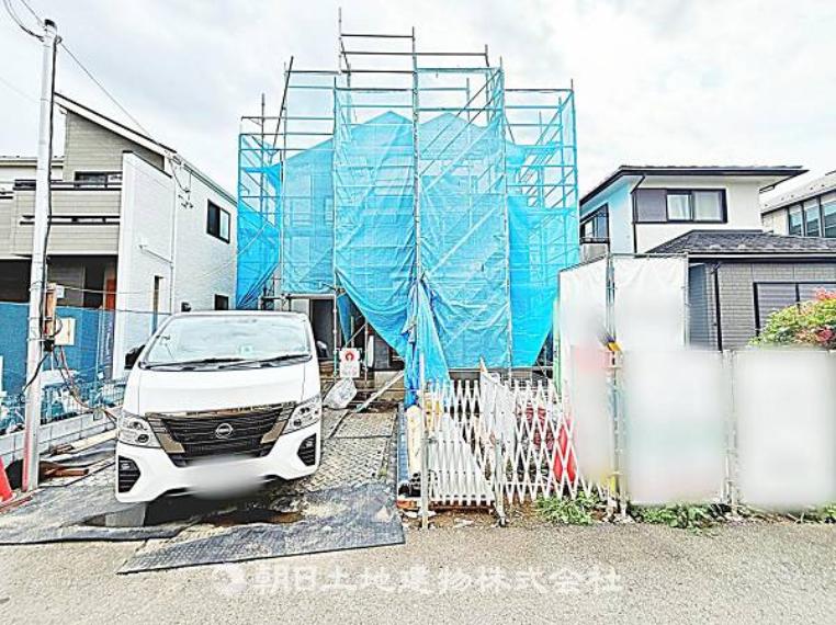 現在建築中の現場で工事進行中です。現地写真（2026年7月3日撮影）をご覧ください。
