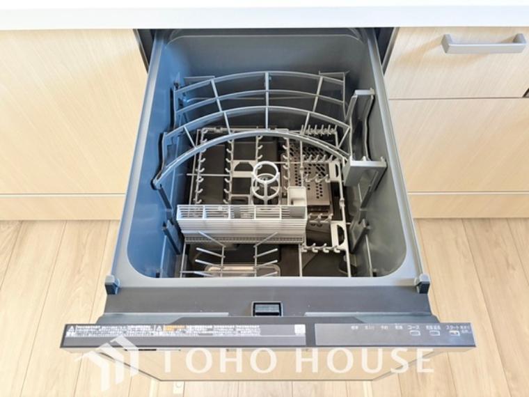 食洗機は家事の時間を短くできることがメリット。ビルトインタイプはキッチンをすっきりとみせてくれます。