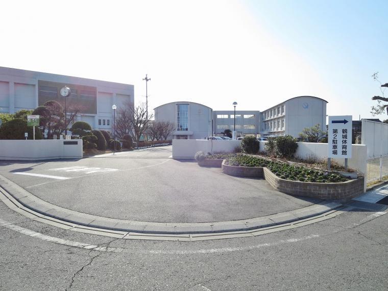西尾市立鶴城中学校（約150m）