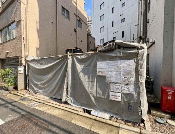 都心の中心でありながら約97平米の敷地面積を誇り、間口が広く開放感のある建物を計画可能です。