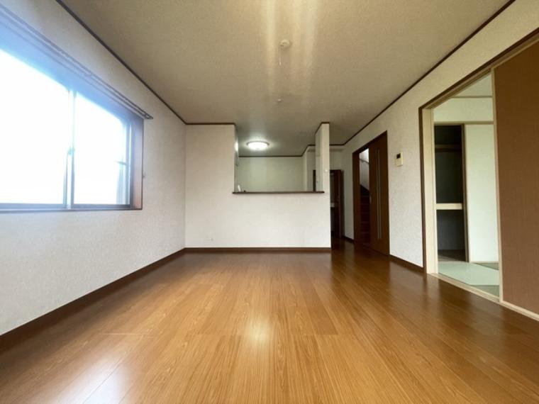 日々の暮らしに心地よい調和をもたらす、落ち着いた佇まいとゆとりある広がりが魅力の空間です<BR/>リフォーム工事前の写真。2026年9月内装リフォーム完成予定。