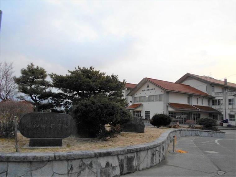 日和田中学校　徒歩約26分（2042m）（約2,042m）