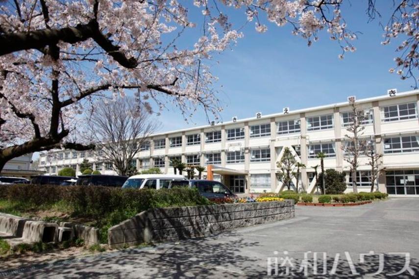 春日井市立中部中学校（約2,300m）