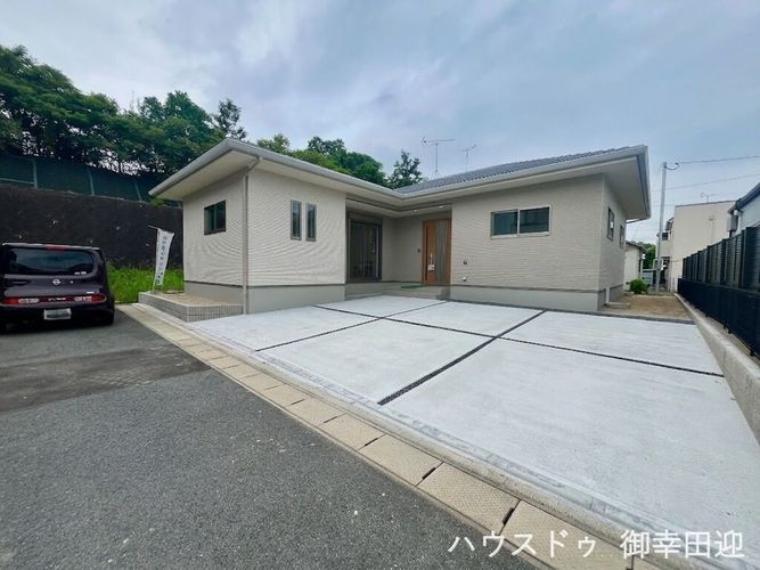 ■車と趣味の幅が広がる場所■単なる駐車スペースではない、洗車やタイヤ交換、DIYにも使える多目的な屋外スペースです。