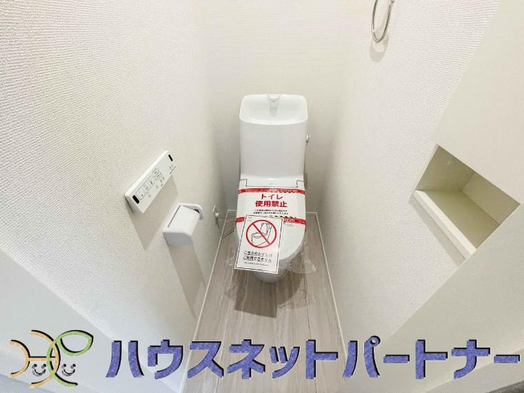壁リモコンの場合、洗浄位置や水量の強弱など、シャワートイレをお好みの使い心地に設定できます。毎日使うトイレだから、使い勝手の良い機能があるとうれしいですね。