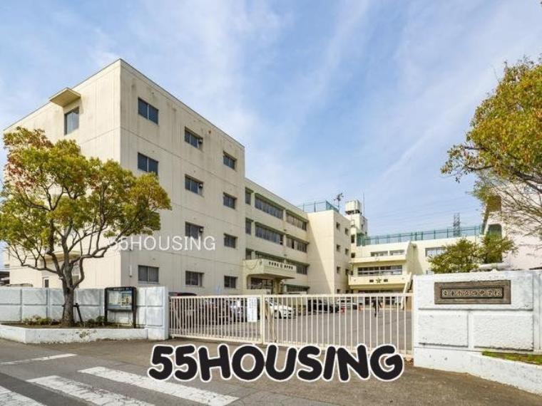 幸手市立西中学校 徒歩11分。（約850m）