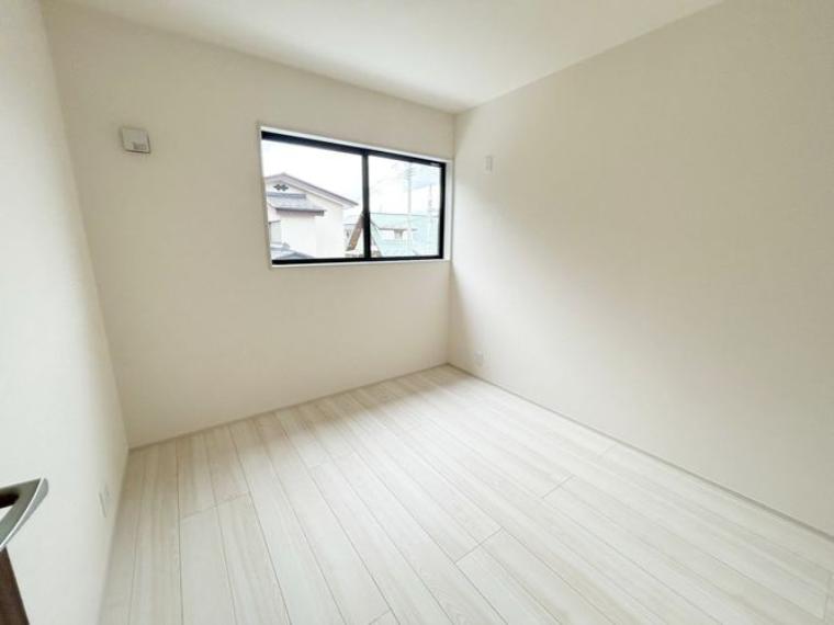 【洋室】3部屋ある洋室は、寝室や子供部屋、趣味の部屋としても多彩に利用可能です！