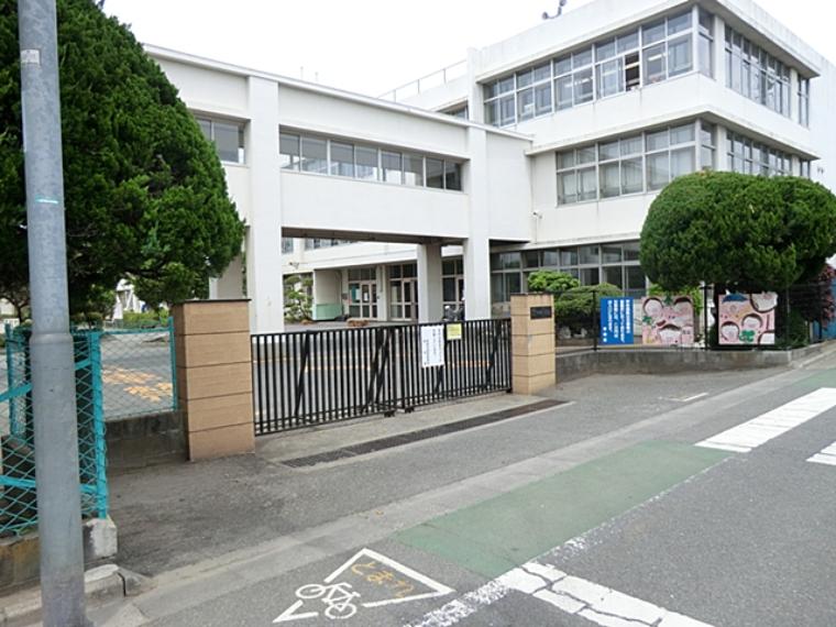 中神小学校（約560m・徒歩7分）