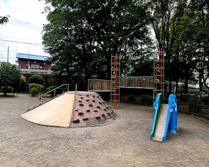 【公園】めじろ台南公園まで132m（約132m）