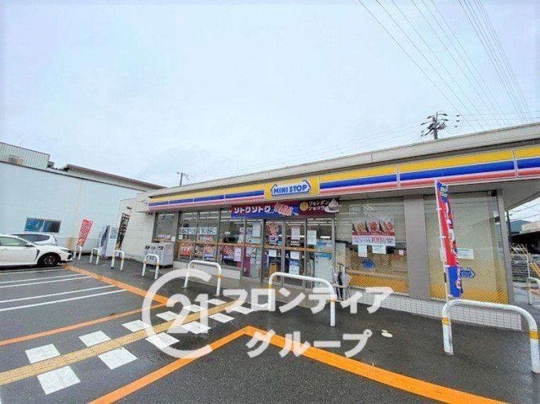 ミニストップ神戸玉津町店 徒歩9分。（約670m）