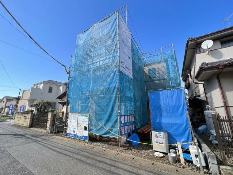 【外観】ここから始まる「日常」はご家族にとってかけがえのない時間となります。少しでも豊かに、快適に。そんな想いから本邸宅は生まれました。　