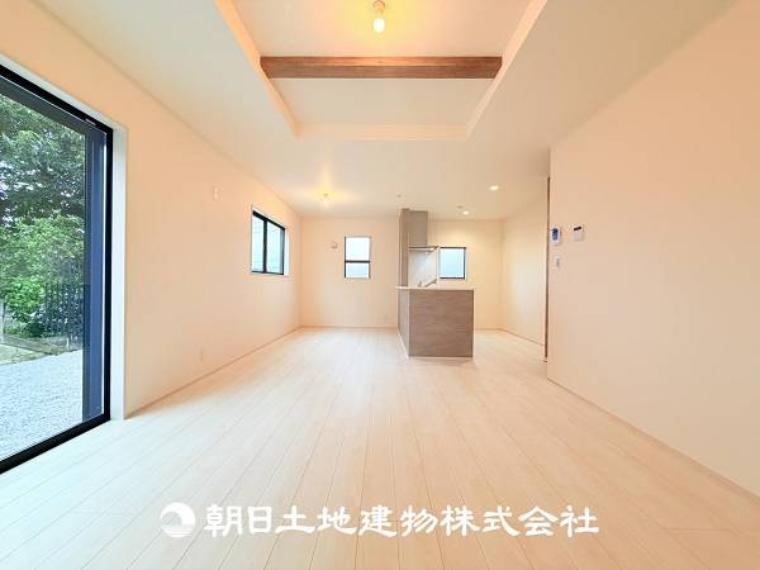 【LDK （約18帖）】
