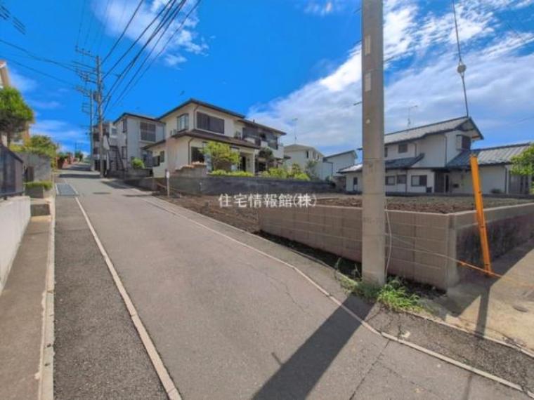 現況写真 前面道路を含めた現地写真です。