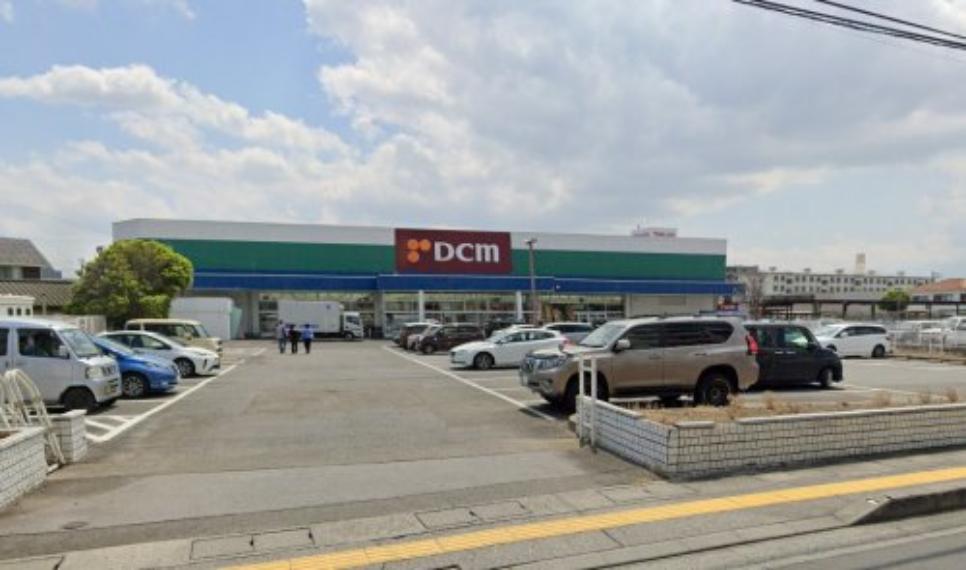 ホームセンター 【ホームセンター】 DCMくろがねや 池田店まで1724m