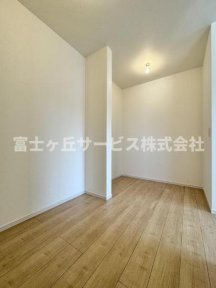 収納豊富なウォークインクローゼット