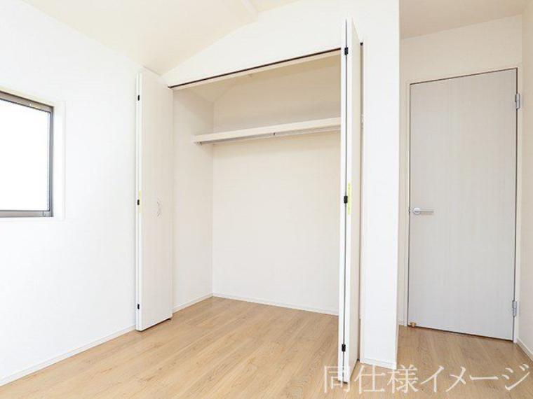 ＼同仕様写真/充実した収納スペースなので、お子様が大きくなって、荷物が増えてもたっぷり収納しておけますね