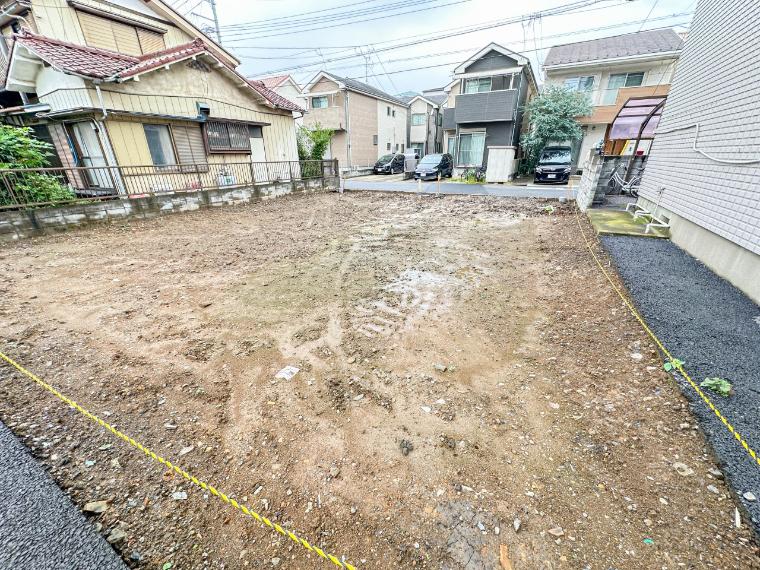 【外観】家は一生のお買物。自分ならではの家族ならではの、家にしたい。書斎を設ける。子どものプレイングルームを設ける。趣味のオーディオルームを設置する。夢を追うオンリーワンの家です。