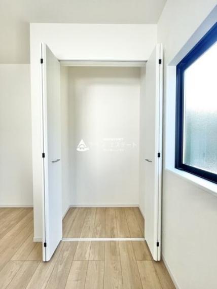 ■■何でも入る■■お掃除道具等収納できますね。※写真は同一タイプもしくは同一仕様。