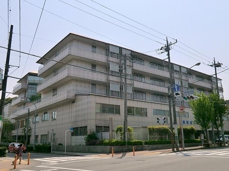 社会福祉法人親善福祉協会国際親善総合病院 良質で、親切で、信頼される医療の提供を病院の基本理念として、救急医療や地域完結型のがん医療など急性期医療を中心に、地域住民の方々のご負託にお応えしております。（約924m）