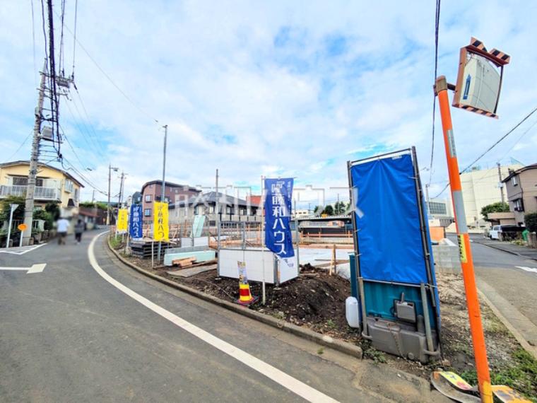 ≪接道状況≫分譲地周辺は4m道路と一戸建住宅が建ち並ぶ閑静な住宅街となっており車の通りも少なく安心してお住まい頂ける環境が広がっております。　【府中市小柳町2丁目】