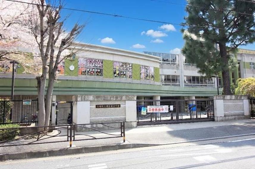 西生田小学校まで約912m（約912m）