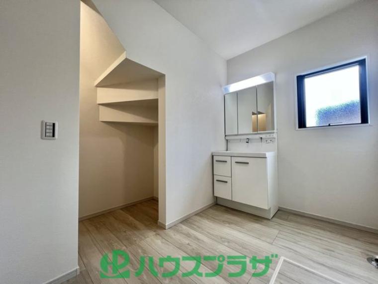 洗面化粧台はフルフラットボウルのためお掃除らくらく！