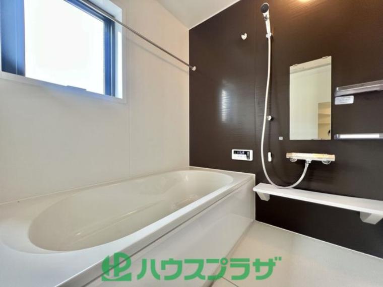 落ち着いた色を基調とした浴室は心も体も癒してくれます。