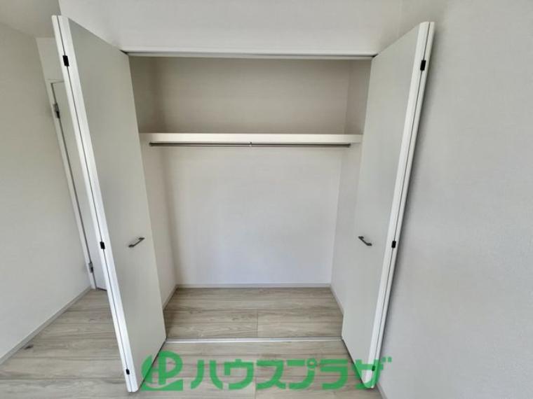 【2階5.25帖居室の収納】