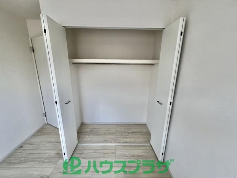 【2階5.25帖居室の収納】