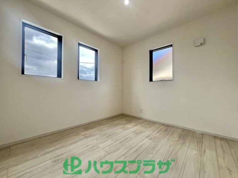 【2階5.25帖】北側ですが日当たり良好です！
