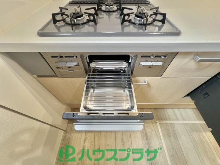 グリルで魚だけでなく、焼き芋やとうもろこしなども焼くことができますね！