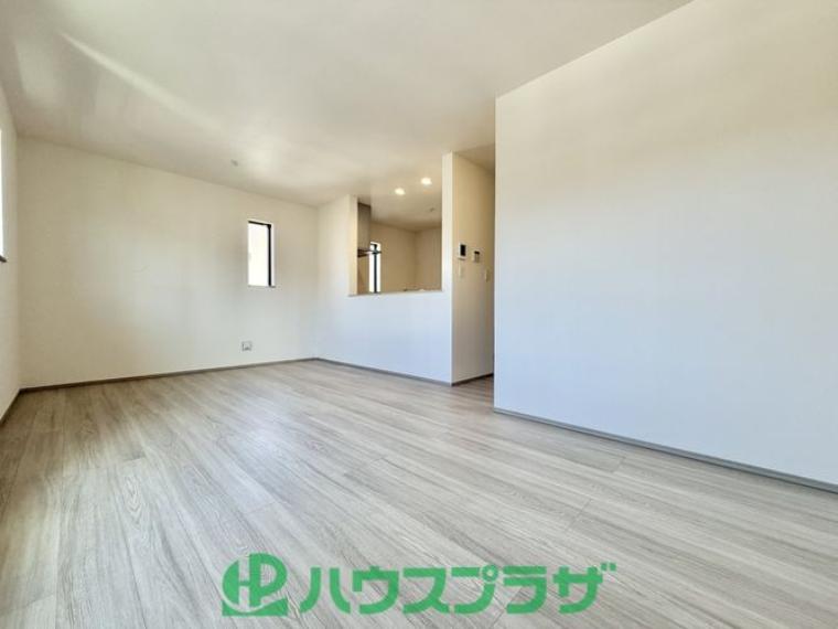 リビングとダイニングの使い分けがしやすい横長タイプのLDK