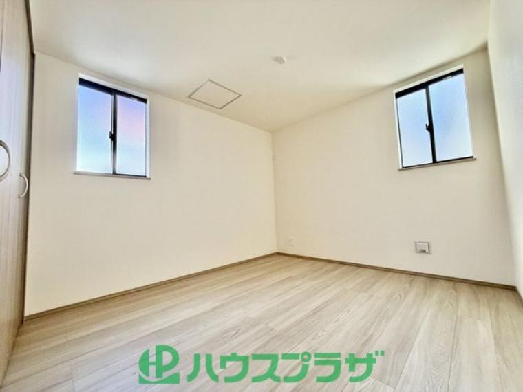 1階5.25帖の納戸は、しっかりと居室として利用できる広さがあります