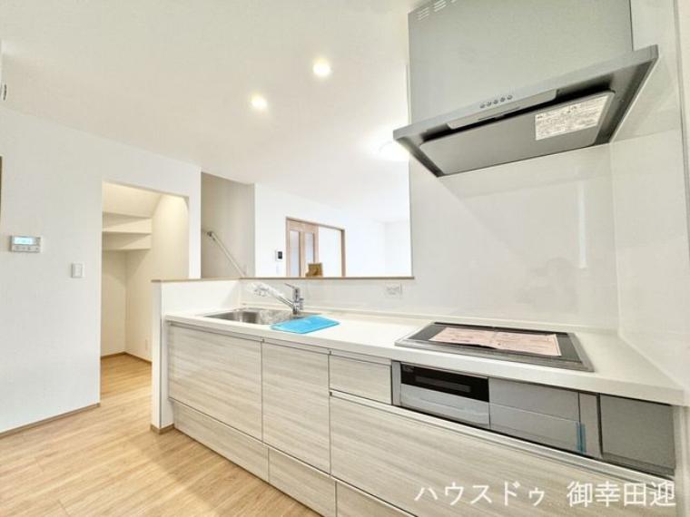 ■家族の「美味しい」が集まる舞台■高い機能性と美しいデザインを両立。料理する人も、待つ人も、笑顔になれる場所です。