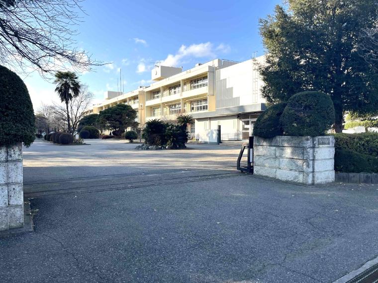 流山市立南部中学校（約969m）