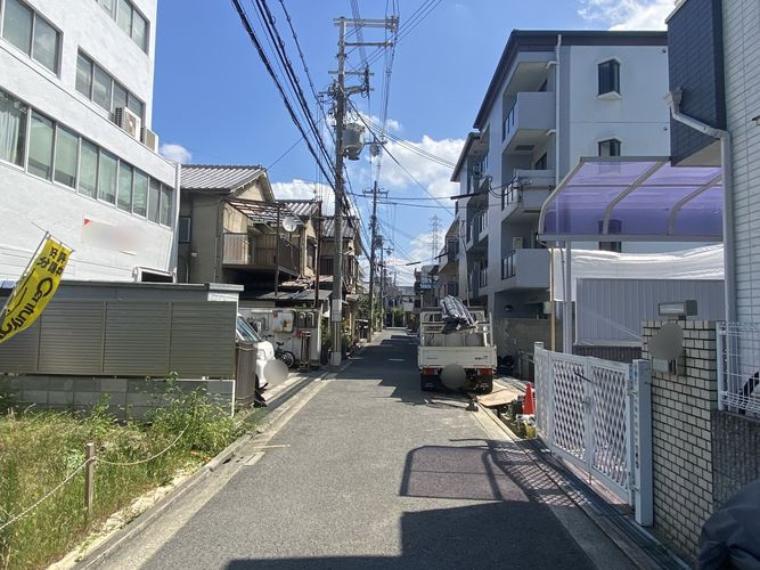 【現地前道】充実したアフターサポートで安心！当社は誠実に、丁寧に、お客様一人ひとりに永く安心してお住まいいただけるようなお付き合いをさせていただきます