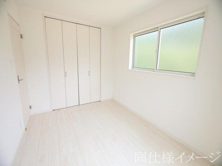 ＼同仕様写真/子ども部屋や寝室に用途多彩な明るい洋室