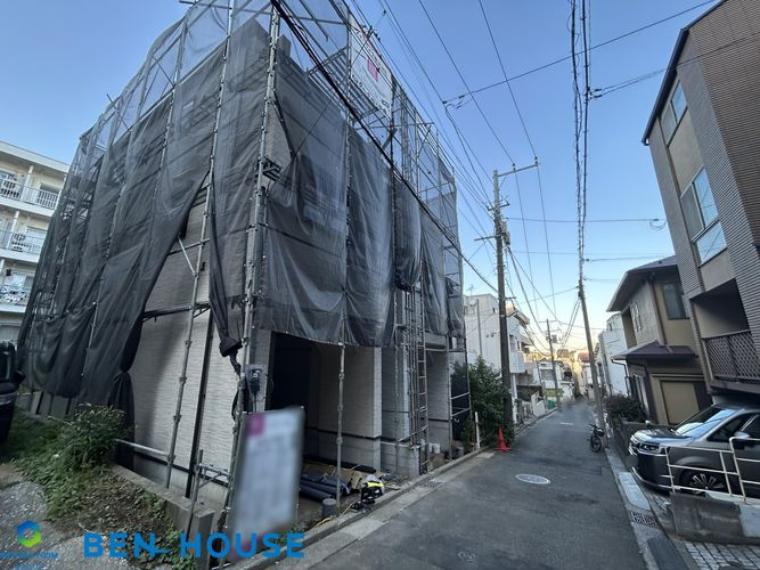 ・開放感のあるお住まいです。通風も良好です！・見通しの良い前面道路で、お子様の通学や愛犬とのお散歩も安心できてのびのびと過ごせます・子育て世代にもうれしい環境ですね！