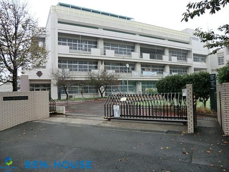 横浜市立錦台中学校 徒歩12分。部活動帰りの帰宅も安心の距離です！（約900m）
