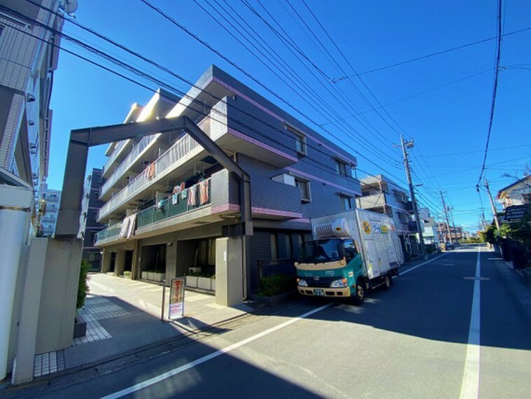 エクレール南越谷の外観