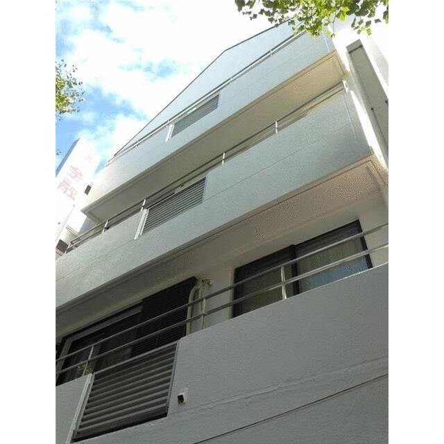 ホワイトマンションの外観