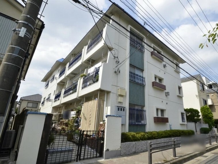 沼袋パールハイツの外観