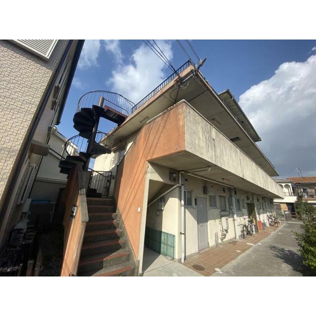 マンション鴨の外観