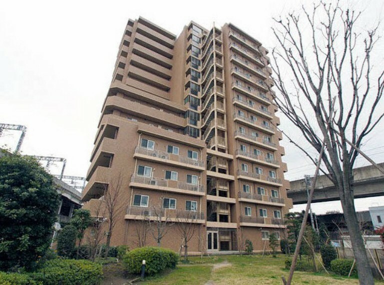グランフラッツ千住旭町の外観