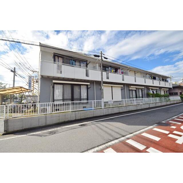 クレスト南越谷の外観