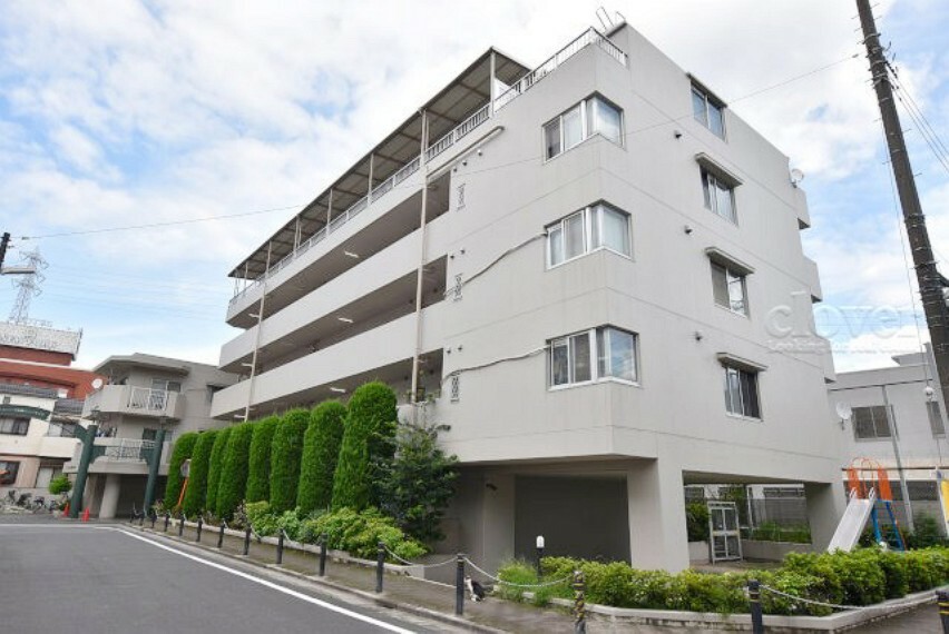 グリーンパーク綾瀬リバーサイドの外観