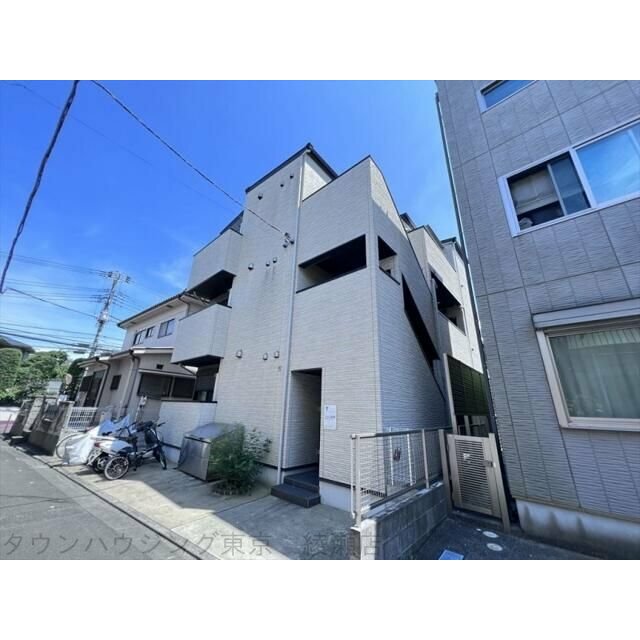ドルフィン五反野の外観