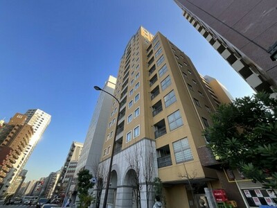東新宿レジデンシャルタワーの外観