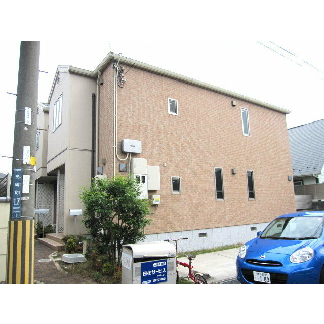 アヴェーク宝塚の外観