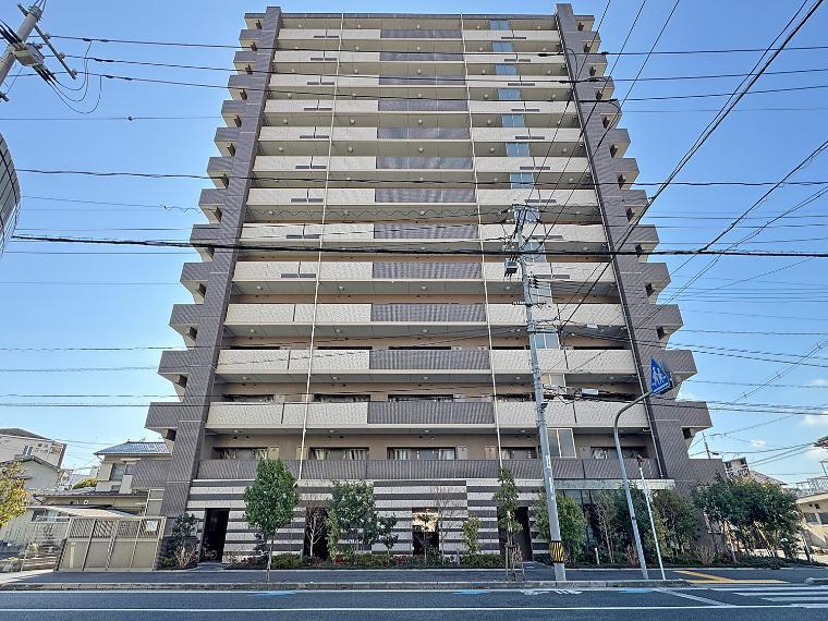 アルファライフばら公園の外観